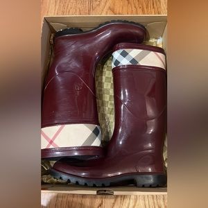 Womens Burberry rainboots